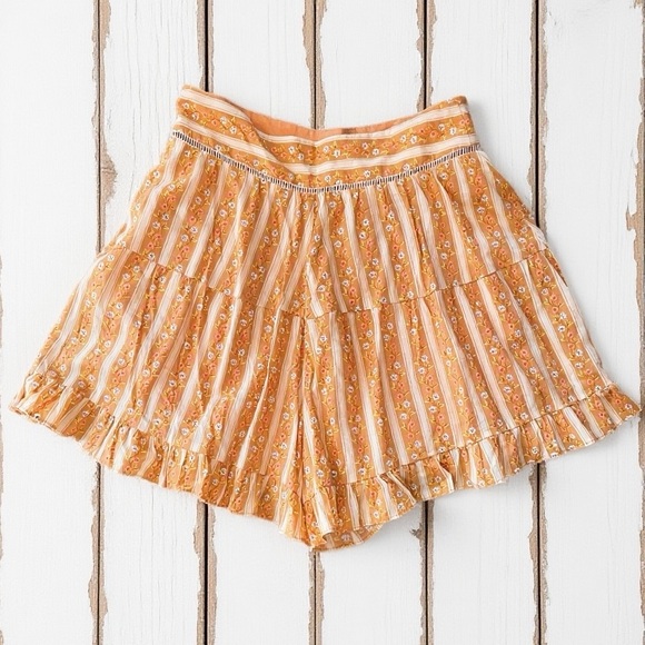 Urban Outfitters Pants - Urban Outfitters Prairie Tiered Floral Ruffle Short - M